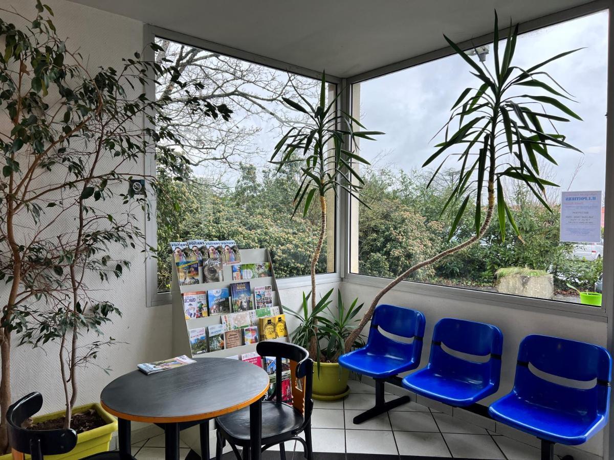 Auberge De Jeunesse Hi ポアティエ エクステリア 写真